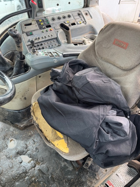 VALTRA T130 - Traktor: 5 kép. VALTRA T130 - Traktor: 5 kép.