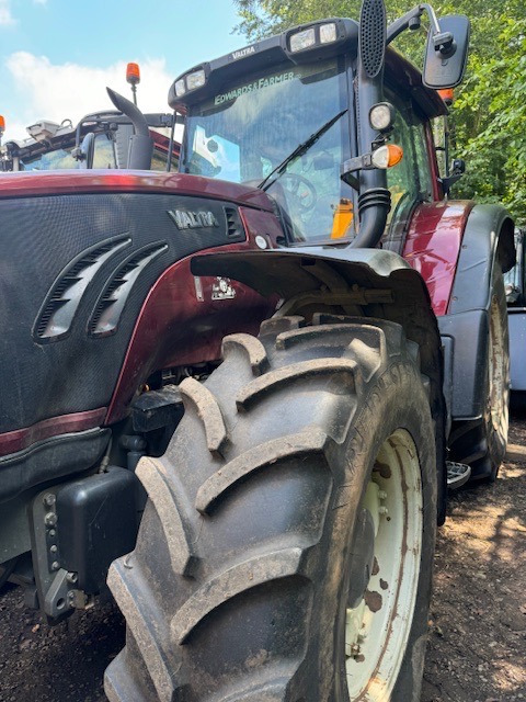 VALTRA T183 DIRECT DRIVE - Traktor: 1 kép. VALTRA T183 DIRECT DRIVE - Traktor: 1 kép.