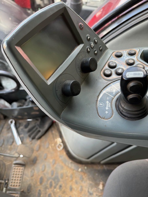 VALTRA T183 DIRECT DRIVE - Traktor: 5 kép. VALTRA T183 DIRECT DRIVE - Traktor: 5 kép.