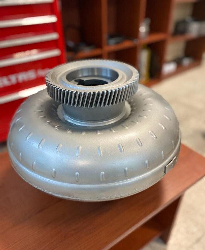 Volvo TORK KONVERTÖR (11144472) Volvo L150E-L180E-L150F-L180F-L220E-L220F(11144472) - Erőátvitel - Gumikerekes homlokrakodó: 1 kép. Volvo TORK KONVERTÖR (11144472) Volvo L150E-L180E-L150F-L180F-L220E-L220F(11144472) - Erőátvitel - Gumikerekes homlokrakodó: 1 kép.