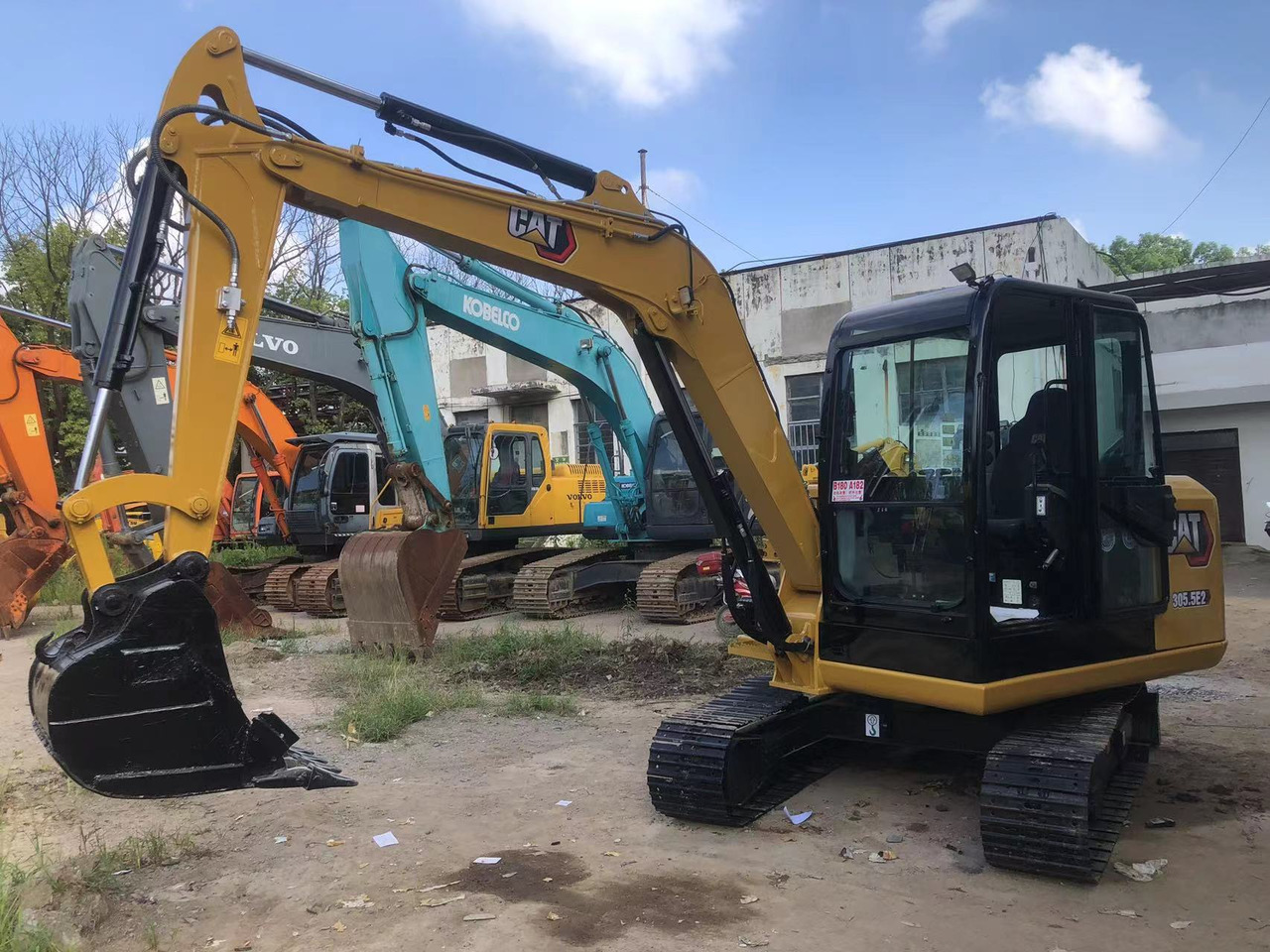 CATERPILLAR 305.5E - Minikotró: 1 kép. CATERPILLAR 305.5E - Minikotró: 1 kép.