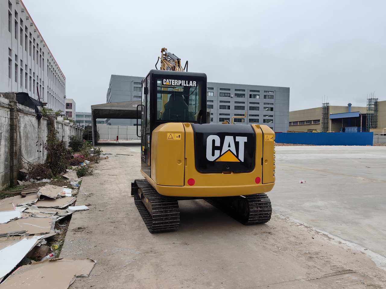 CATERPILLAR 306E2 - Minikotró: 3 kép. CATERPILLAR 306E2 - Minikotró: 3 kép.