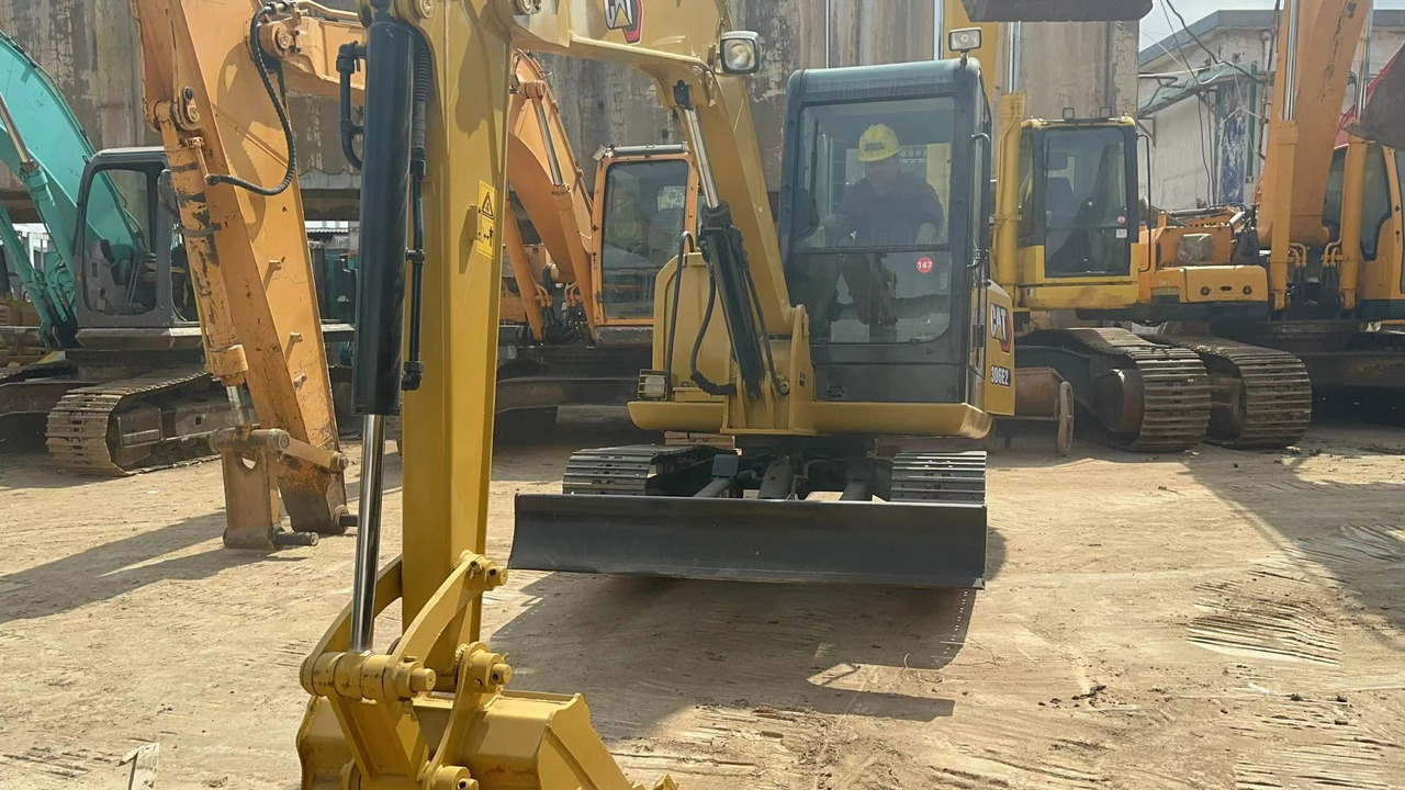 CATERPILLAR 306E2 - Minikotró: 4 kép. CATERPILLAR 306E2 - Minikotró: 4 kép.
