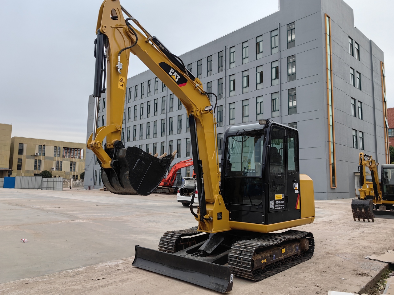 CATERPILLAR 306E2 - Minikotró: 4 kép. CATERPILLAR 306E2 - Minikotró: 4 kép.