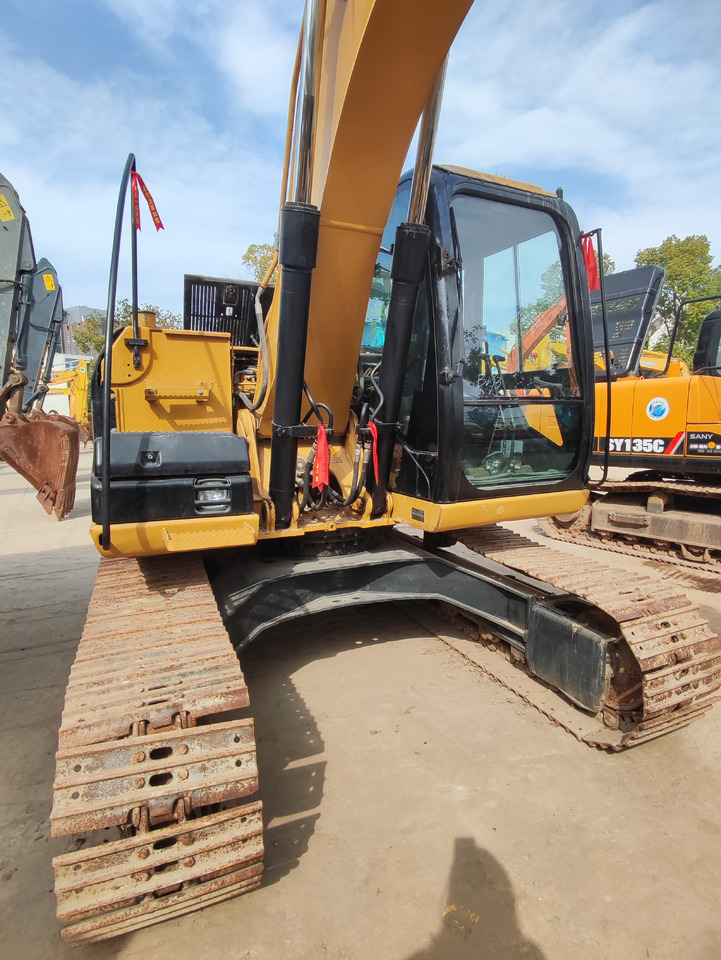 CATERPILLAR 315D - Lánctalpas kotró: 4 kép. CATERPILLAR 315D - Lánctalpas kotró: 4 kép.