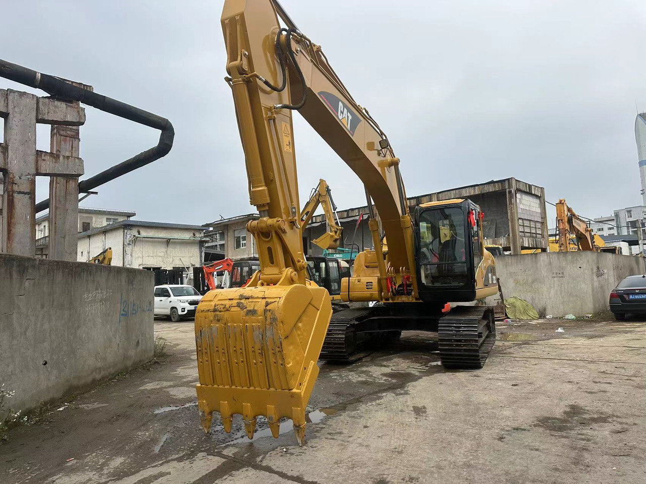 Lánctalpas kotró CATERPILLAR 320C 320B 320BL 325B: 6 kép.
