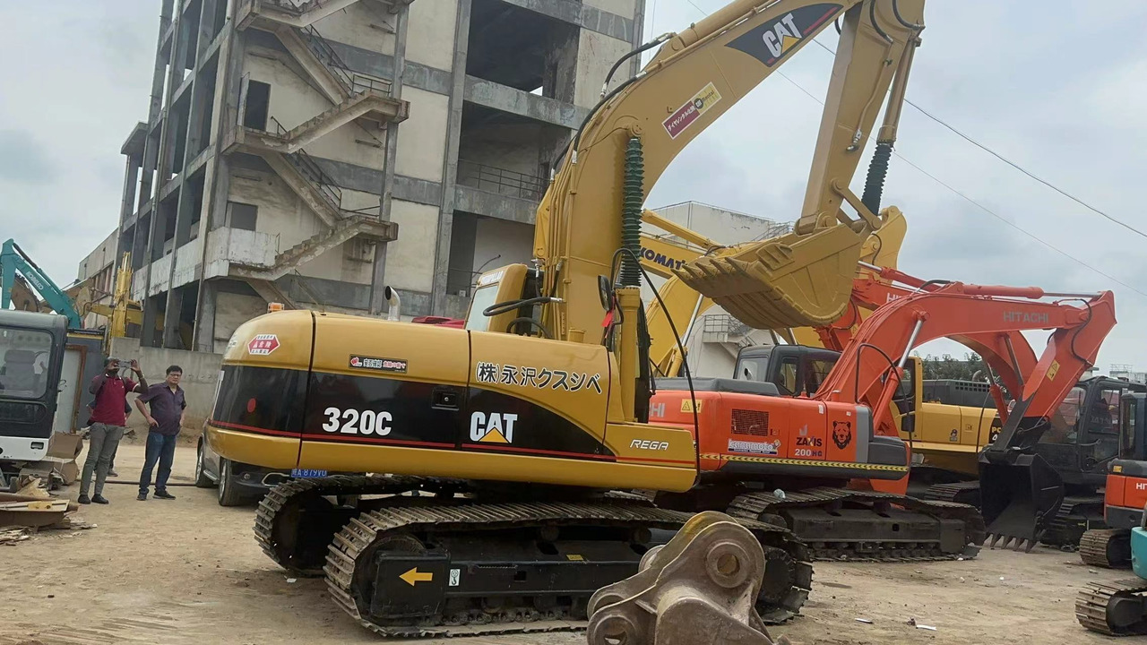 CATERPILLAR 320CL - Lánctalpas kotró: 1 kép. CATERPILLAR 320CL - Lánctalpas kotró: 1 kép.