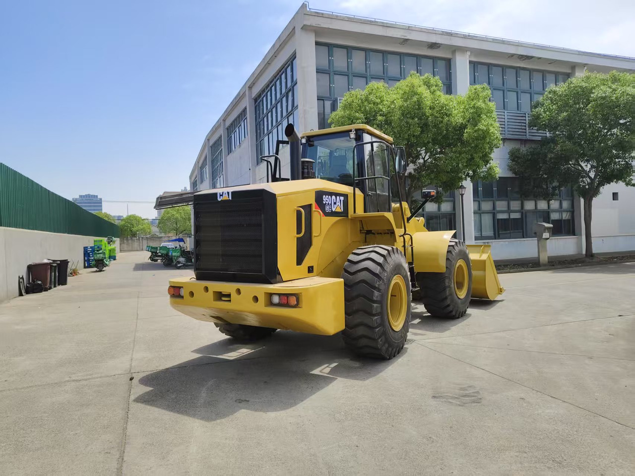 CATERPILLAR 950GC - Gumikerekes homlokrakodó: 3 kép. CATERPILLAR 950GC - Gumikerekes homlokrakodó: 3 kép.