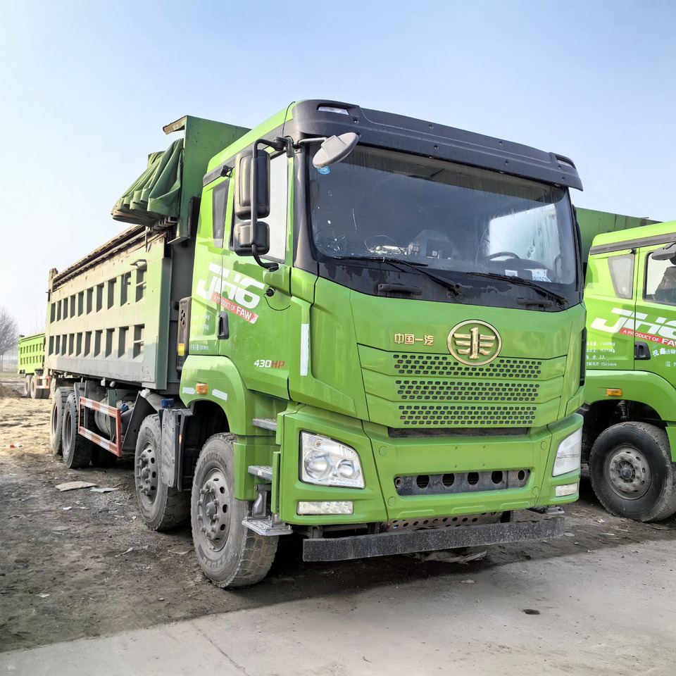FAW China 8x4 430hp-Green Tipper - Billenőplatós teherautó: 2 kép. FAW China 8x4 430hp-Green Tipper - Billenőplatós teherautó: 2 kép.