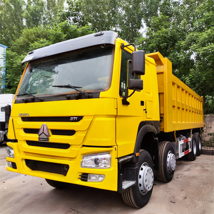 HOWO HOWO 8x4 371-Yellow Tipper - Billenőplatós teherautó: 1 kép. HOWO HOWO 8x4 371-Yellow Tipper - Billenőplatós teherautó: 1 kép.