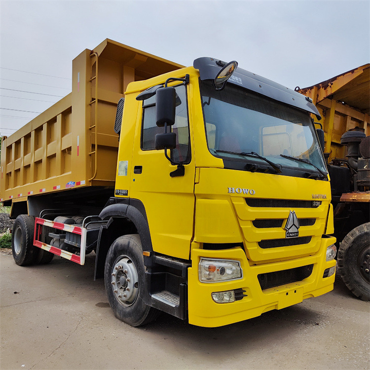 HOWO HOWO6x4 336hp-tipper - Billenőplatós teherautó: 1 kép. HOWO HOWO6x4 336hp-tipper - Billenőplatós teherautó: 1 kép.