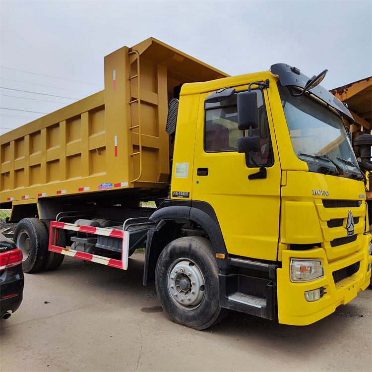 HOWO HOWO6x4 336hp-tipper - Billenőplatós teherautó: 3 kép. HOWO HOWO6x4 336hp-tipper - Billenőplatós teherautó: 3 kép.