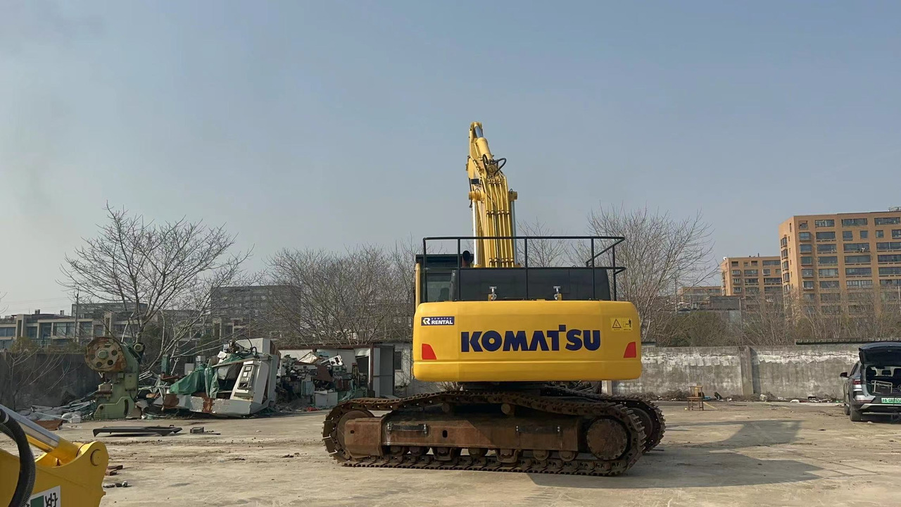 KOMATSU PC400-8R - Kotrógép: 3 kép. KOMATSU PC400-8R - Kotrógép: 3 kép.