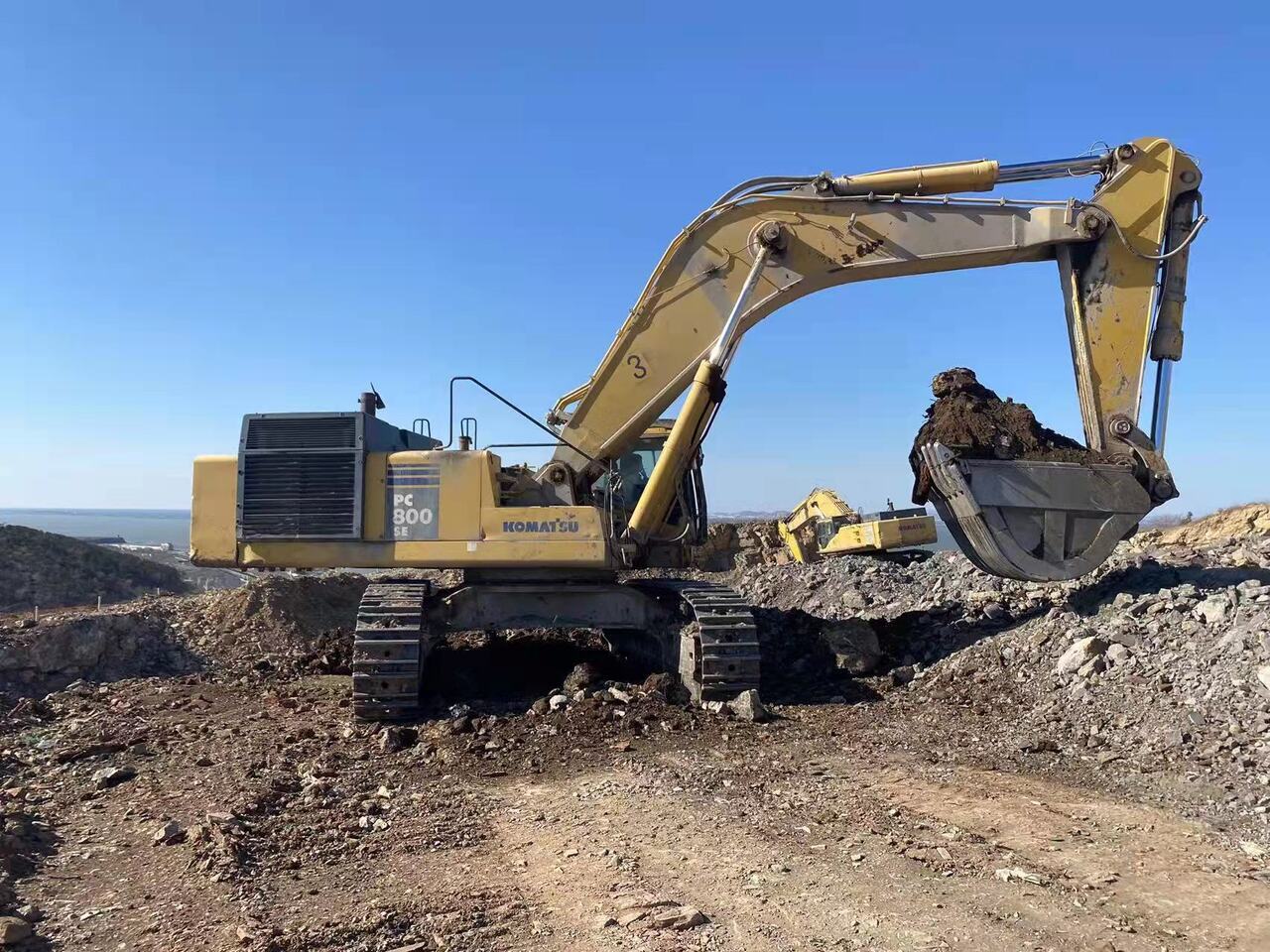 KOMATSU PC800SE-7 - Lánctalpas kotró: 1 kép. KOMATSU PC800SE-7 - Lánctalpas kotró: 1 kép.