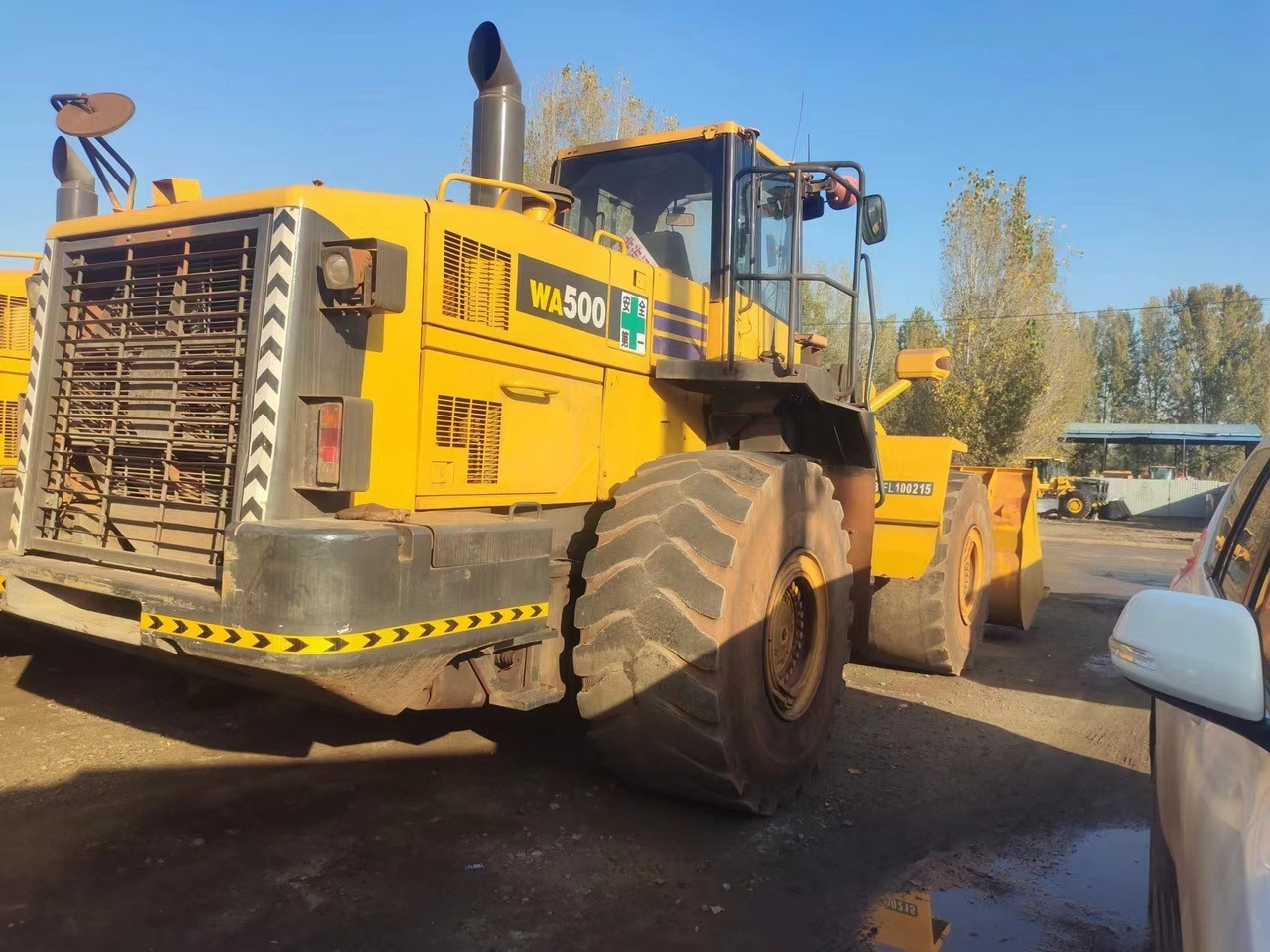 KOMATSU WA500-6 - Gumikerekes homlokrakodó: 2 kép. KOMATSU WA500-6 - Gumikerekes homlokrakodó: 2 kép.