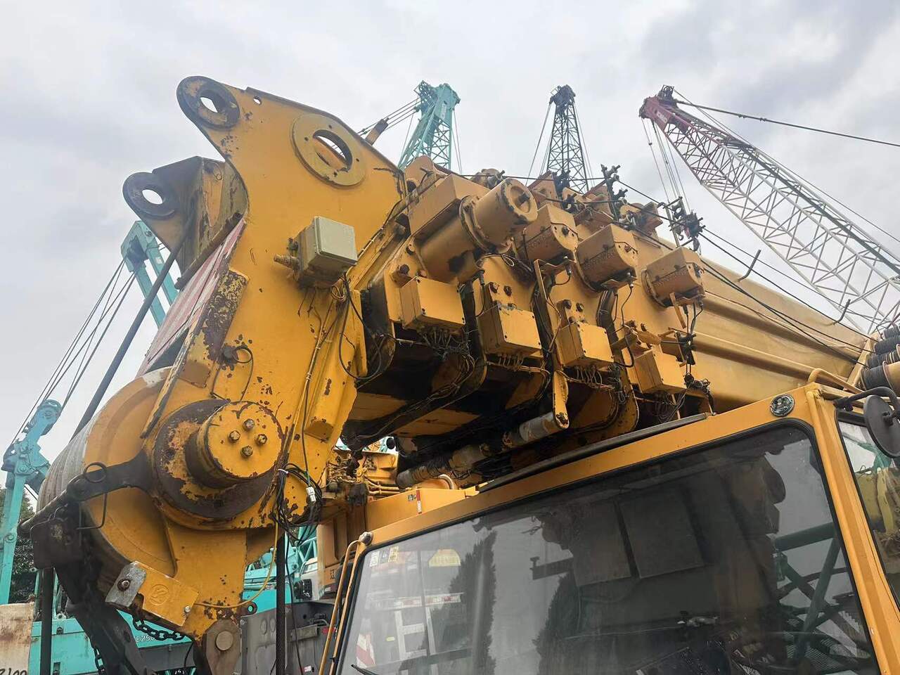 Liebherr KMK6200 - Daru: 4 kép. Liebherr KMK6200 - Daru: 4 kép.