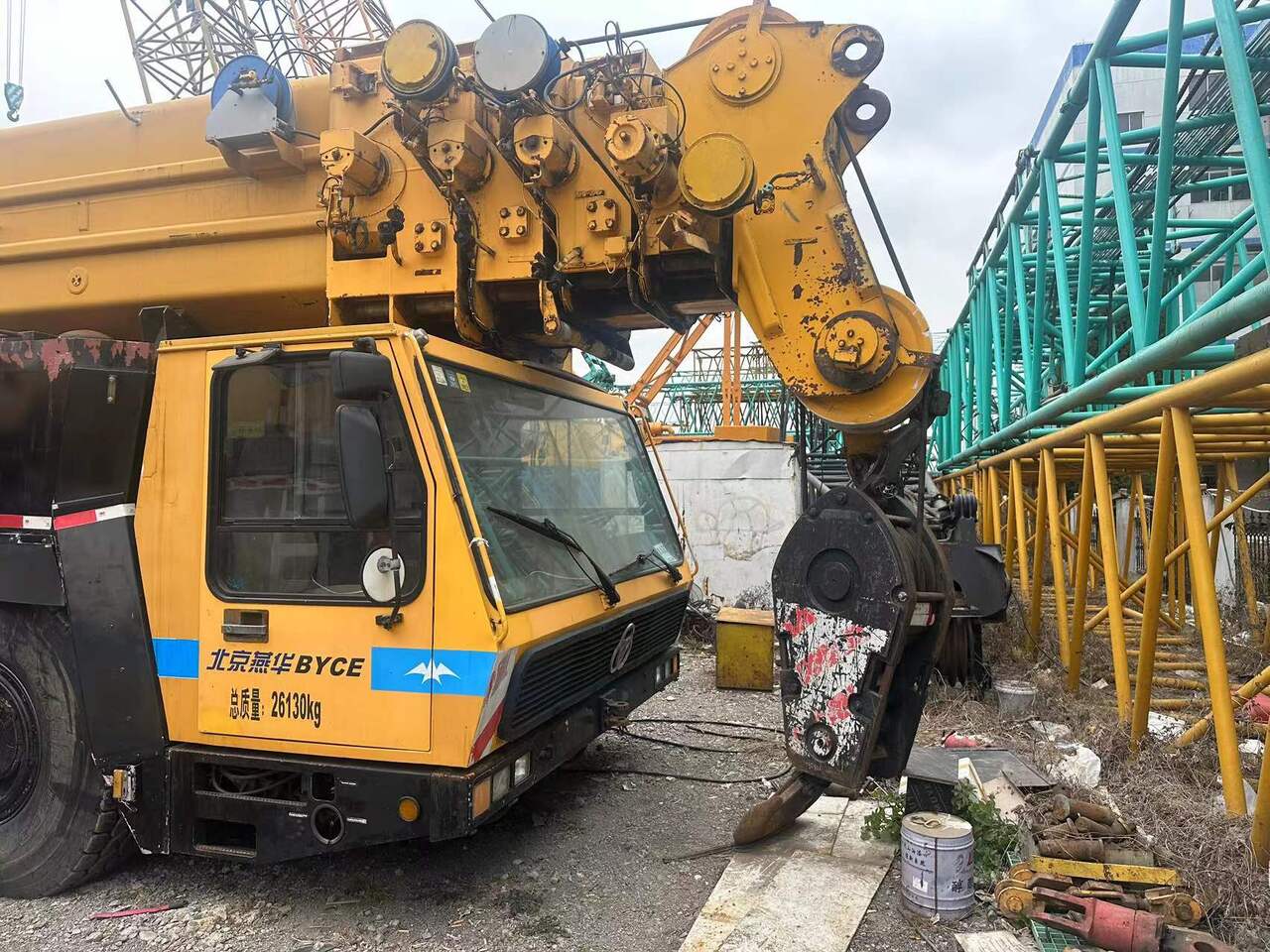 Liebherr KMK6200 - Daru: 3 kép. Liebherr KMK6200 - Daru: 3 kép.