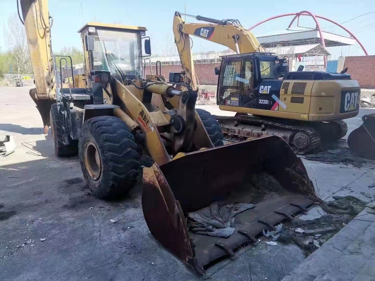 SEM 650B - Gumikerekes homlokrakodó: 1 kép. SEM 650B - Gumikerekes homlokrakodó: 1 kép.