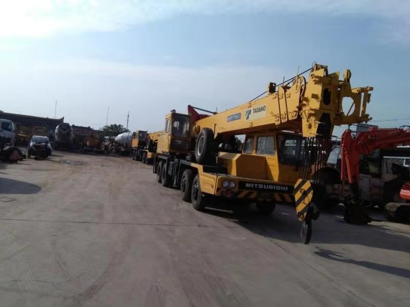 TADANO TL300-E - Daru: 3 kép. TADANO TL300-E - Daru: 3 kép.