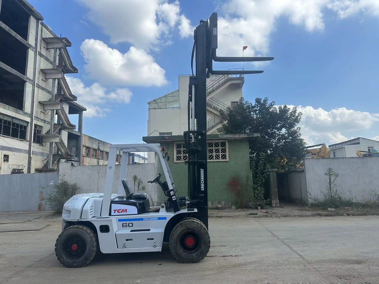 TCM FD60-Forklift - Villás targonca: 2 kép. TCM FD60-Forklift - Villás targonca: 2 kép.