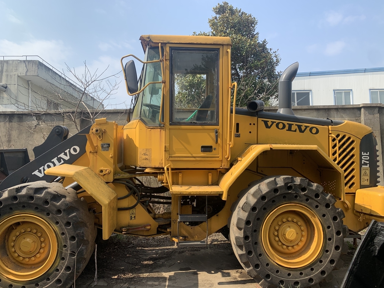 VOLVO L70E - Gumikerekes homlokrakodó: 1 kép. VOLVO L70E - Gumikerekes homlokrakodó: 1 kép.