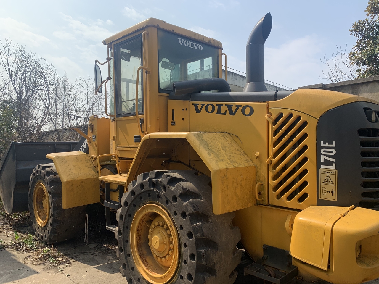 VOLVO L70E - Gumikerekes homlokrakodó: 4 kép. VOLVO L70E - Gumikerekes homlokrakodó: 4 kép.