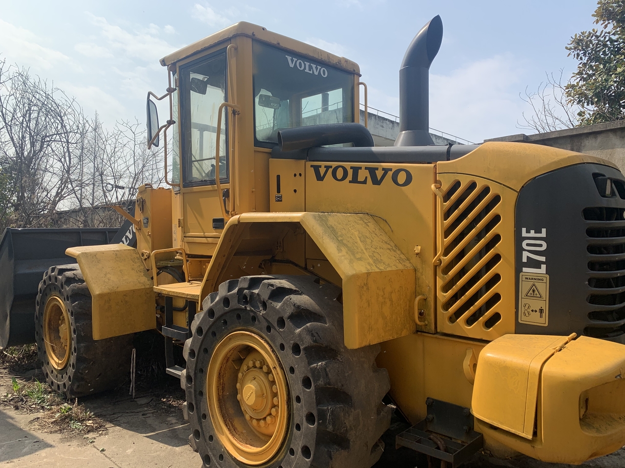 VOLVO L70E - Gumikerekes homlokrakodó: 2 kép. VOLVO L70E - Gumikerekes homlokrakodó: 2 kép.
