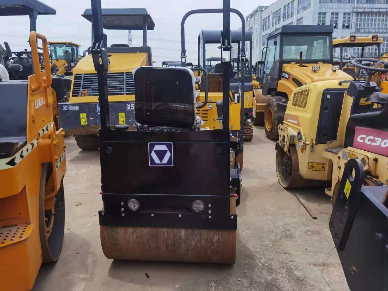 XCMG XCMG-YZC5 -roller - Henger: 3 kép. XCMG XCMG-YZC5 -roller - Henger: 3 kép.