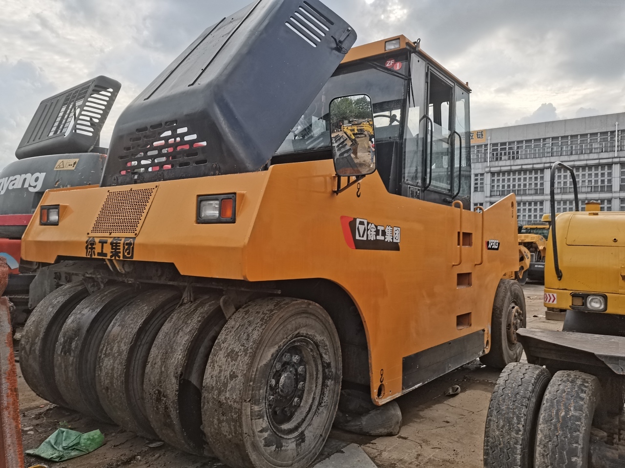 XCMG XP303 - Henger: 1 kép. XCMG XP303 - Henger: 1 kép.