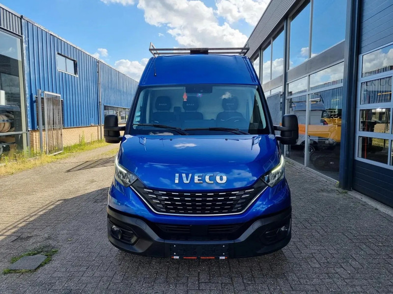 Iveco Daily 35S16 HI-MATIC 2.3 L2H2/ Airco/ Navi/ LED/ Matrix - Furgon: 3 kép. Iveco Daily 35S16 HI-MATIC 2.3 L2H2/ Airco/ Navi/ LED/ Matrix - Furgon: 3 kép.