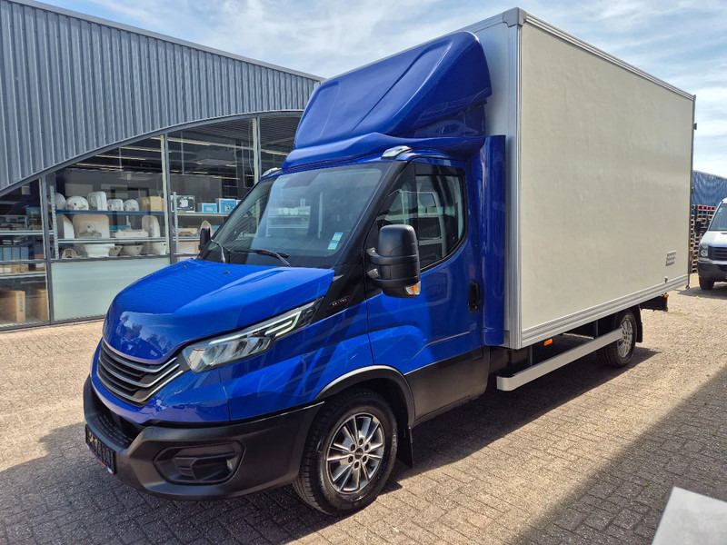 Iveco Daily 35S18 3.0D Koffer/ Xenon/ Airco - Dobozos kisteherautó: 5 kép. Iveco Daily 35S18 3.0D Koffer/ Xenon/ Airco - Dobozos kisteherautó: 5 kép.