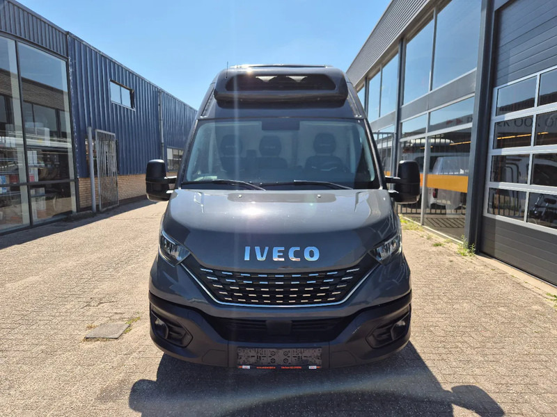 Iveco Daily 35S18 L4H3/ Fleischwagen/ Meattransport/ TK C 450 MAX/ Nr.2 - Hűtős kisteherautó: 4 kép. Iveco Daily 35S18 L4H3/ Fleischwagen/ Meattransport/ TK C 450 MAX/ Nr.2 - Hűtős kisteherautó: 4 kép.