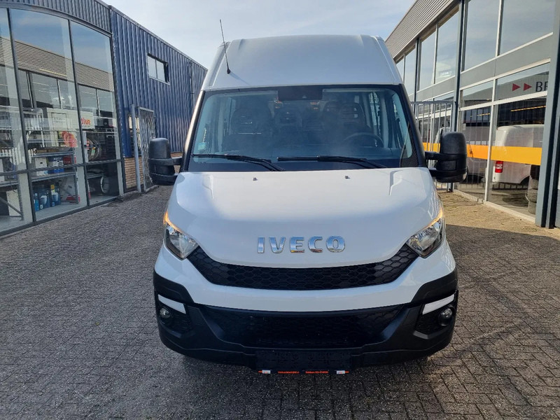 Iveco Daily 50C17/ L4H2 MAXI/ DC / 6 Zitplaatsen/ EURO 6 - Furgon: 3 kép. Iveco Daily 50C17/ L4H2 MAXI/ DC / 6 Zitplaatsen/ EURO 6 - Furgon: 3 kép.