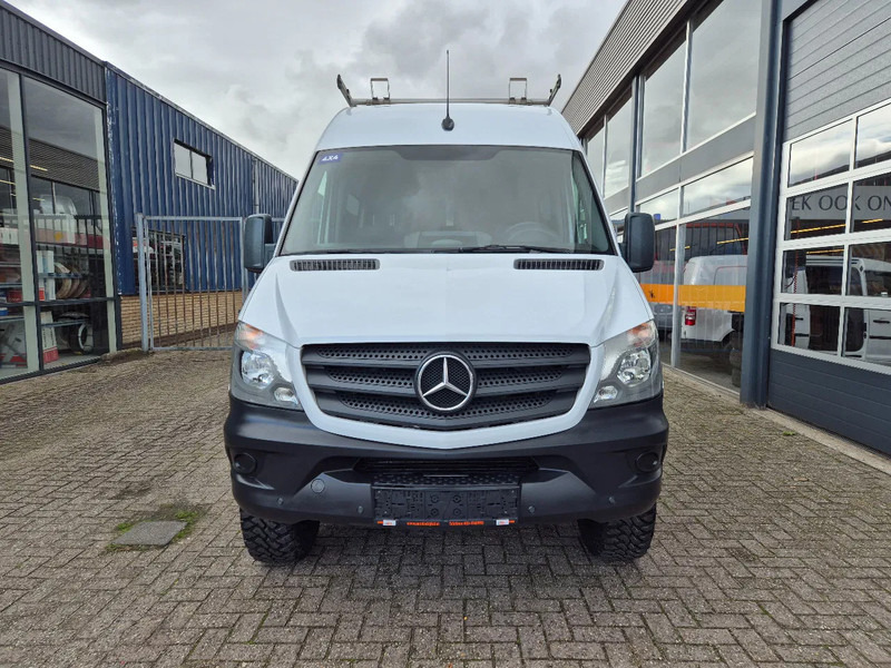 Mercedes-Benz Sprinter 314 CDI 4X4 Offroad/ Doka/ L2H2/ Airco/ Navi - Furgon: 4 kép. Mercedes-Benz Sprinter 314 CDI 4X4 Offroad/ Doka/ L2H2/ Airco/ Navi - Furgon: 4 kép.