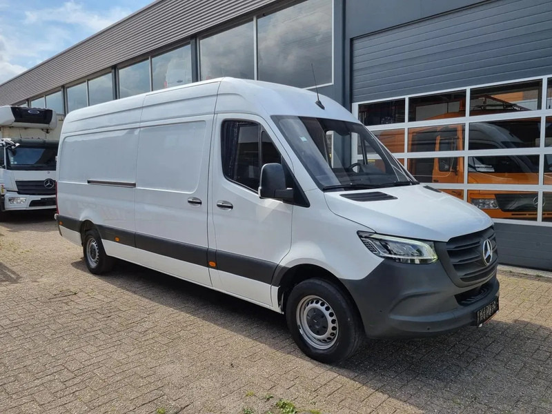 Mercedes-Benz Sprinter 315 CDI L3H2/ Airco/ Navi/ Xenon - Kis furgon: 1 kép. Mercedes-Benz Sprinter 315 CDI L3H2/ Airco/ Navi/ Xenon - Kis furgon: 1 kép.
