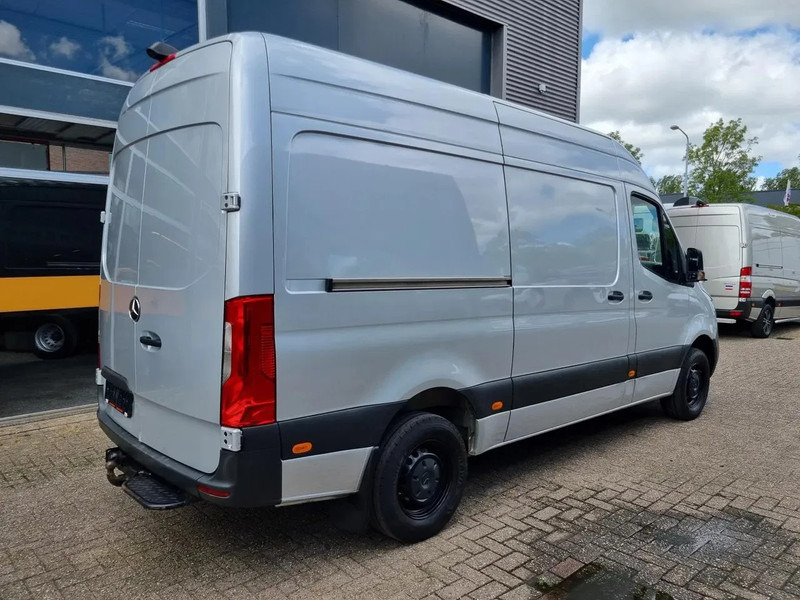 Mercedes-Benz Sprinter 316 CDI 163 PK L2H2 EURO 6C - Furgon: 2 kép. Mercedes-Benz Sprinter 316 CDI 163 PK L2H2 EURO 6C - Furgon: 2 kép.