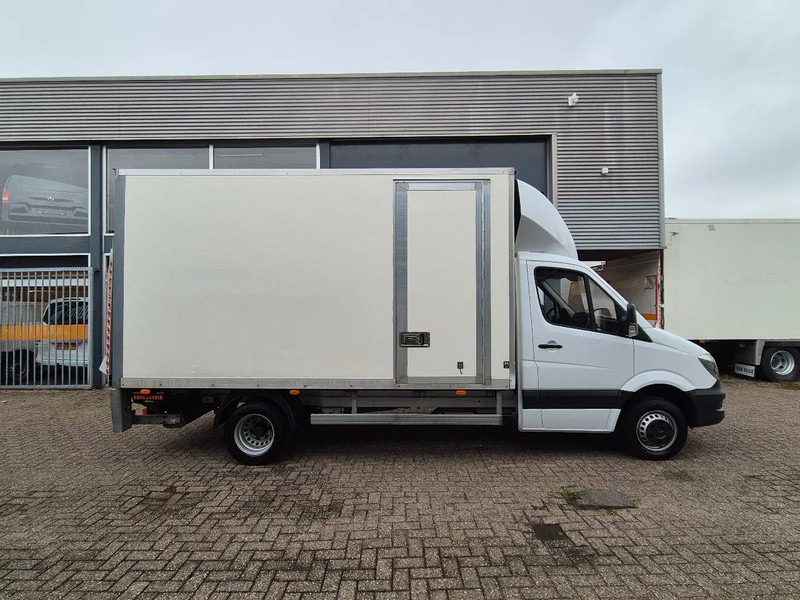 Mercedes-Benz Sprinter 513 CDI/ Bakwagen/ 20 KUB/ Laadklep - Dobozos kisteherautó: 2 kép. Mercedes-Benz Sprinter 513 CDI/ Bakwagen/ 20 KUB/ Laadklep - Dobozos kisteherautó: 2 kép.
