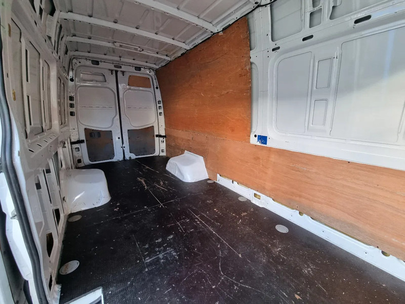 Furgon Mercedes-Benz Sprinter 516 CDI MAXI/ Automaat / 2.2 CDI 163 PK: 18 kép. Furgon Mercedes-Benz Sprinter 516 CDI MAXI/ Automaat / 2.2 CDI 163 PK: 18 kép.