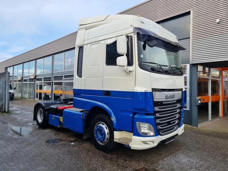 DAF XF 106.440 EURO 6/ Intarder/ Webasto/ ADR / Klima - Nyergesvontató: 1 kép. DAF XF 106.440 EURO 6/ Intarder/ Webasto/ ADR / Klima - Nyergesvontató: 1 kép.