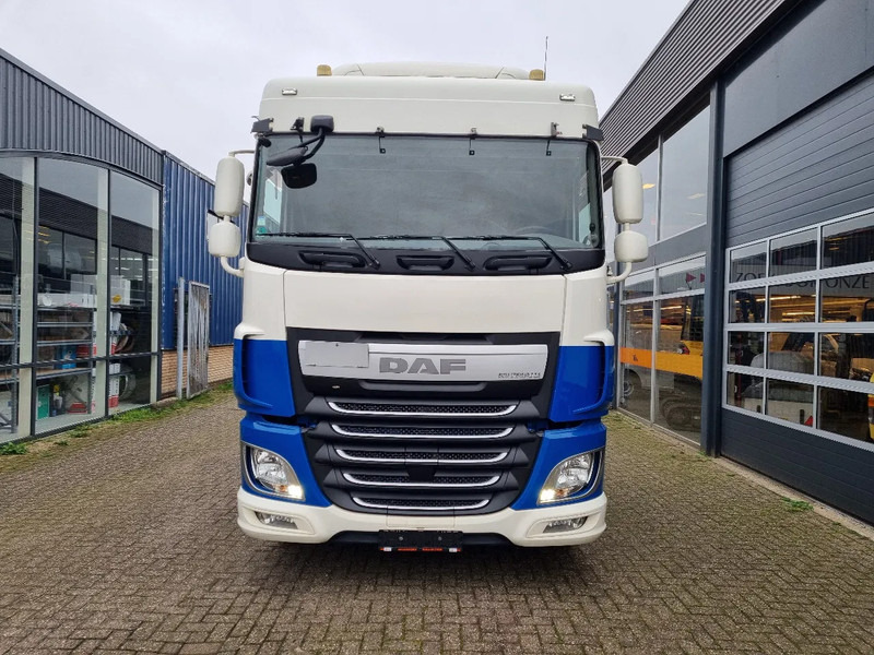 DAF XF 106.440 EURO 6/ Intarder/ Webasto/ ADR / Klima - Nyergesvontató: 3 kép. DAF XF 106.440 EURO 6/ Intarder/ Webasto/ ADR / Klima - Nyergesvontató: 3 kép.