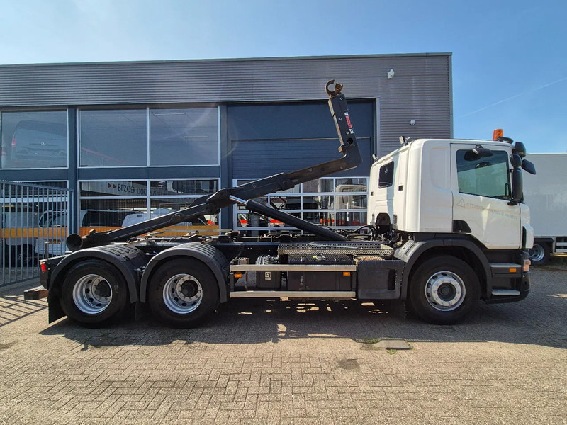 Scania P360 6X4 Containersysteem/ 21T Multilift/ Adjustable Hook - Horgos rakodó teherautó: 2 kép. Scania P360 6X4 Containersysteem/ 21T Multilift/ Adjustable Hook - Horgos rakodó teherautó: 2 kép.