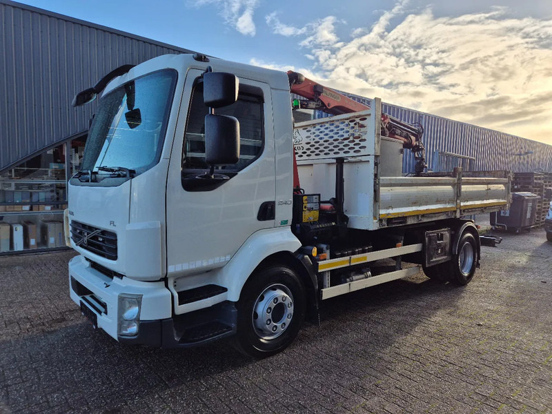 Volvo FL 14.240 Kipper/ Krane Palfinger PK 4501 Remote control/ E5 - Billenőplatós teherautó, Darus autó: 5 kép. Volvo FL 14.240 Kipper/ Krane Palfinger PK 4501 Remote control/ E5 - Billenőplatós teherautó, Darus autó: 5 kép.