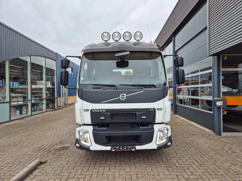 Volvo FL 250 E6 DoKa 7 Sitze/ Abschlepp/ Bergingswagen/ Hubbrille/ Winch - Vontató: 5 kép. Volvo FL 250 E6 DoKa 7 Sitze/ Abschlepp/ Bergingswagen/ Hubbrille/ Winch - Vontató: 5 kép.
