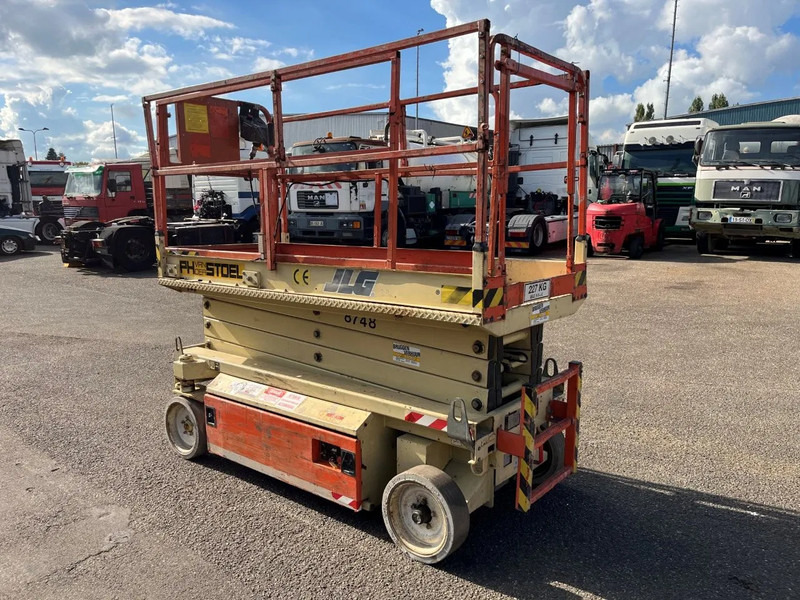 JLG 2646-E !!! LOW HOURS !!! - Ollós emelő: 4 kép. JLG 2646-E !!! LOW HOURS !!! - Ollós emelő: 4 kép.