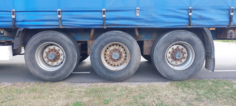 Krone 3 AXLE DRUM BRAKE CURTAIN TRAILER SDP 27 - Ponyvás félpótkocsi: 2 kép. Krone 3 AXLE DRUM BRAKE CURTAIN TRAILER SDP 27 - Ponyvás félpótkocsi: 2 kép.