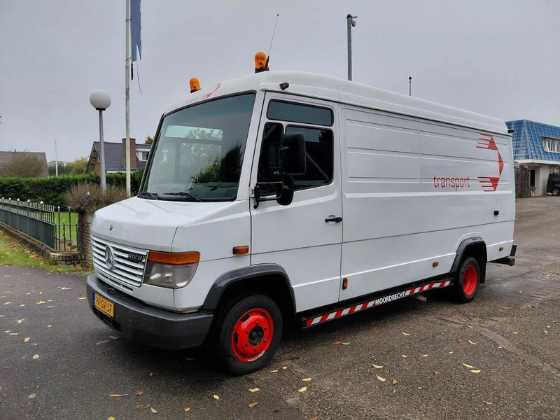 Mercedes-Benz 512 D - Kis furgon: 1 kép. Mercedes-Benz 512 D - Kis furgon: 1 kép.