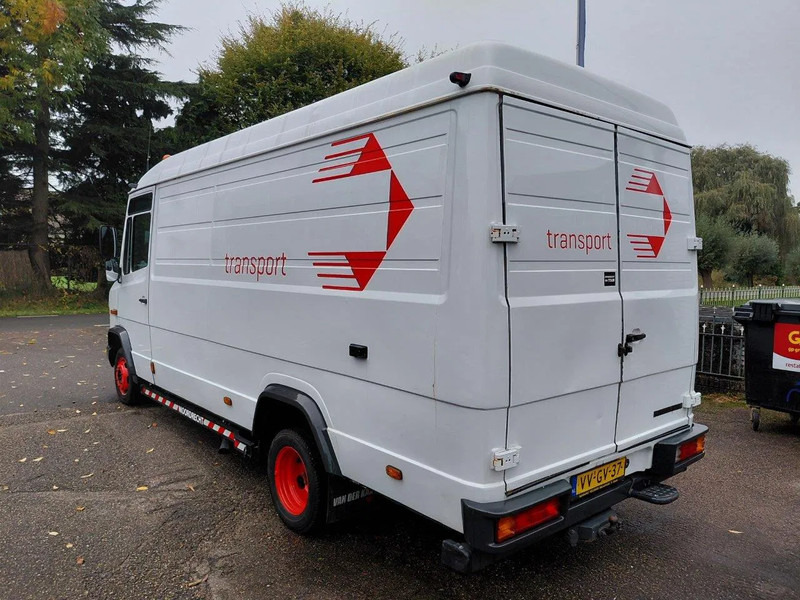 Mercedes-Benz 512 D - Kis furgon: 4 kép. Mercedes-Benz 512 D - Kis furgon: 4 kép.