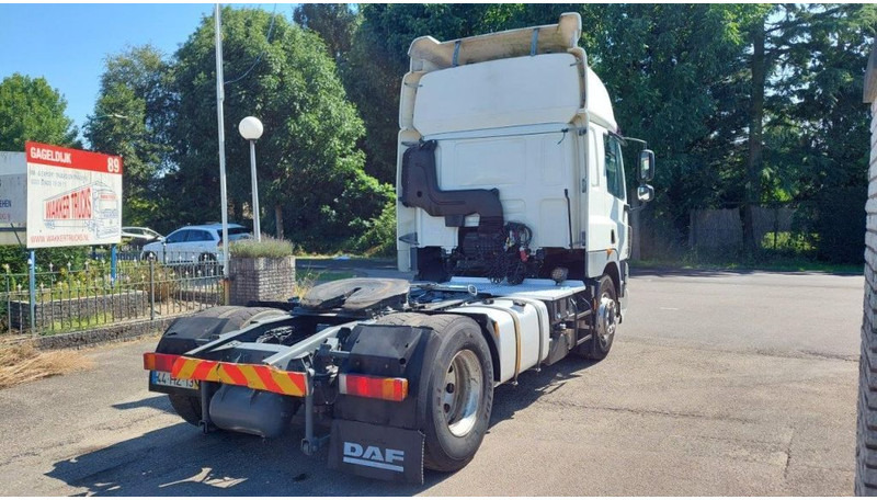 DAF CF 85.410 4x2 MANUAL 410 POWER - Nyergesvontató: 3 kép. DAF CF 85.410 4x2 MANUAL 410 POWER - Nyergesvontató: 3 kép.