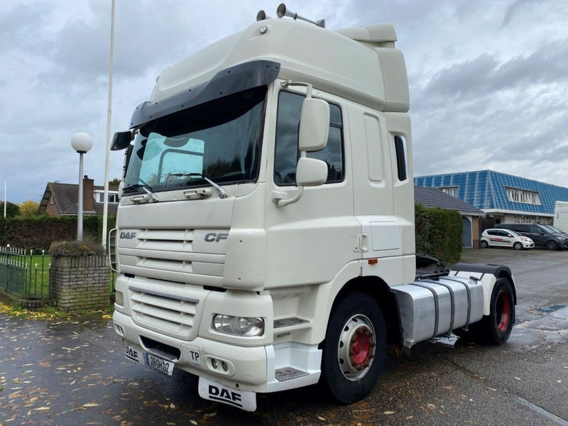 DAF CF 85.410 85CF 410 AUTOMATIC - Nyergesvontató: 1 kép. DAF CF 85.410 85CF 410 AUTOMATIC - Nyergesvontató: 1 kép.