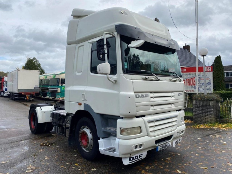 DAF CF 85.410 85CF 410 AUTOMATIC - Nyergesvontató: 4 kép. DAF CF 85.410 85CF 410 AUTOMATIC - Nyergesvontató: 4 kép.
